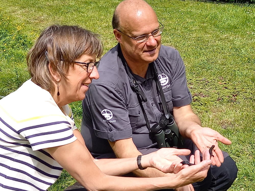 gedeputeerde Riet Gillis en Dominique Verbelen (Natuurpunt)