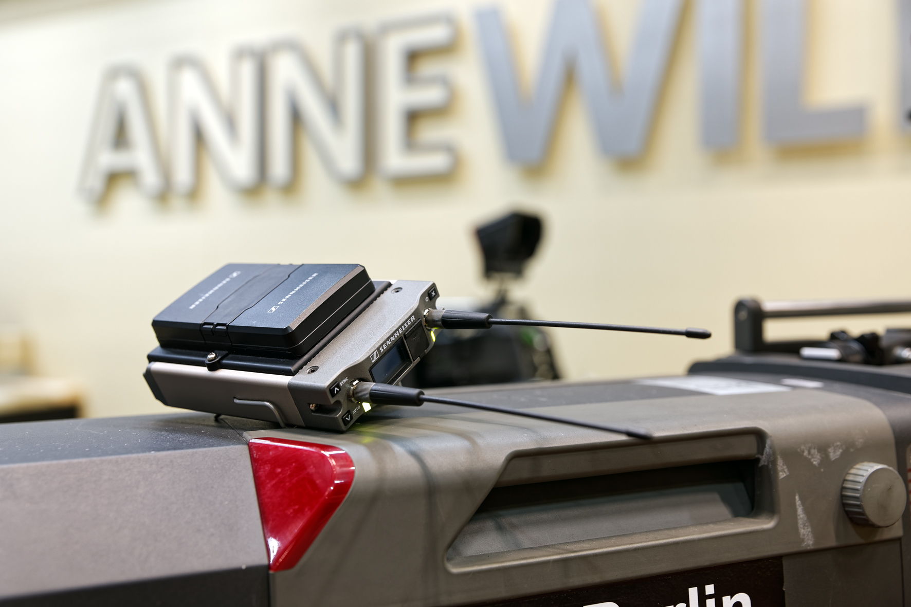 Eight EK 6042 two-channel camera receivers supplement the already extensive inventory of Sennheiser wireless equipment at Studio Berlin GmbH Eight EK 6042 two-channel camera receivers supplement the already extensive inventory of Sennheiser wireless equipment at Studio Berlin GmbH