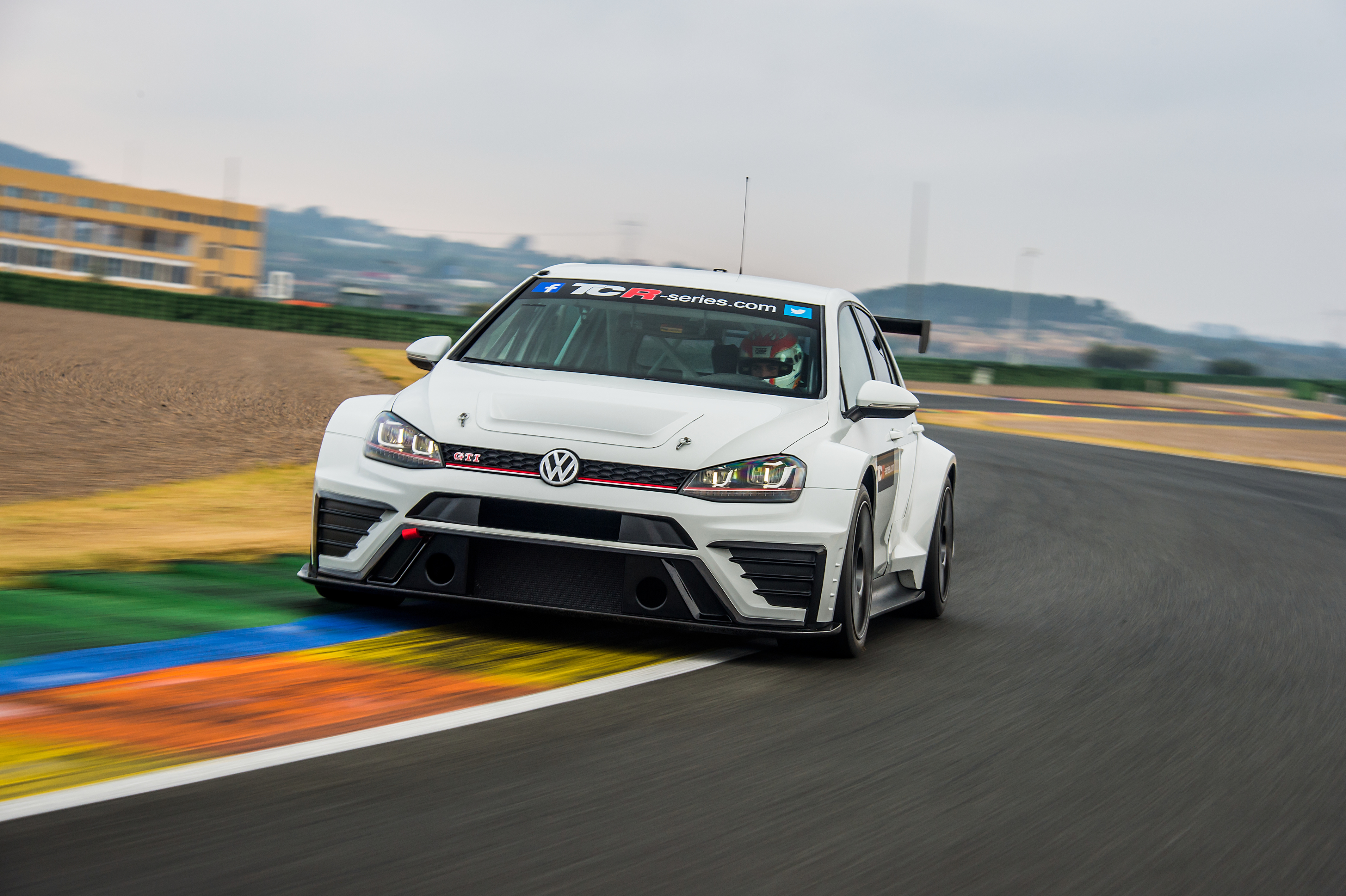 White racing. Гольф GTI TCR. VW Golf GTI TCR. Volkswagen Golf GTI гоночный. Golf 7 TCR.