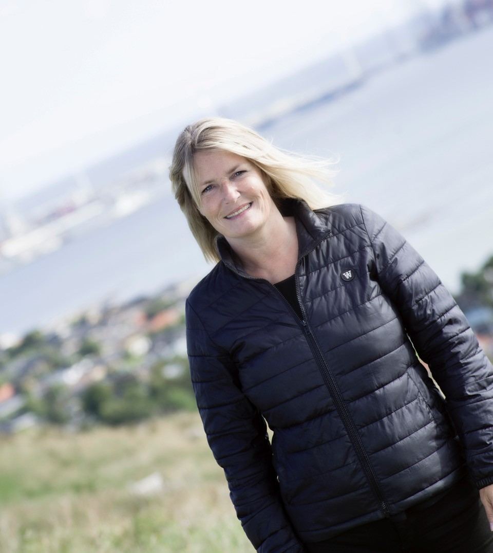Den første kvindelige borgmester for Danmarks nordligste kommune, vinder EU's pris for bæredygtig energi, for at fremskynde sin by til at være klimaneutral i 2050