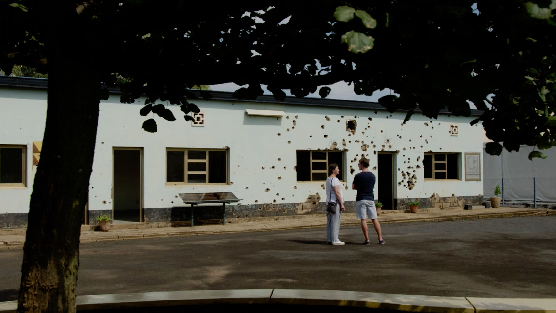 Pierre-Henri en Sandrine in Camp Kigali - (c) De chinezen