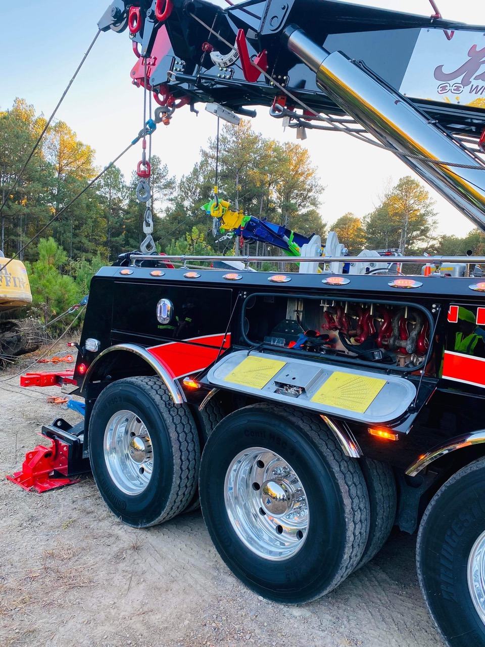 The size and weight of the vehicle being towed or recovered determines the size and strength of the shackle required.