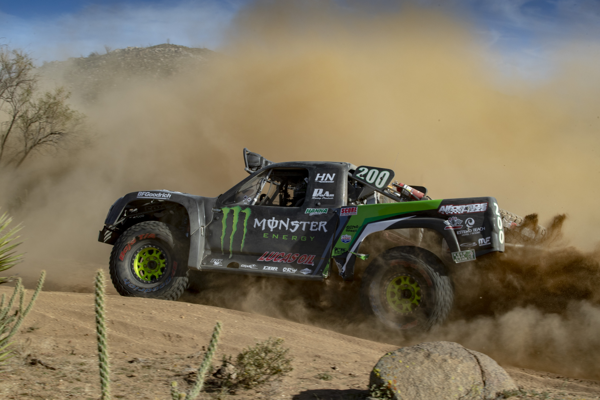 Elías Hanna 2do lugar en la categoría Trophy Truck Spec en la Baja 1000