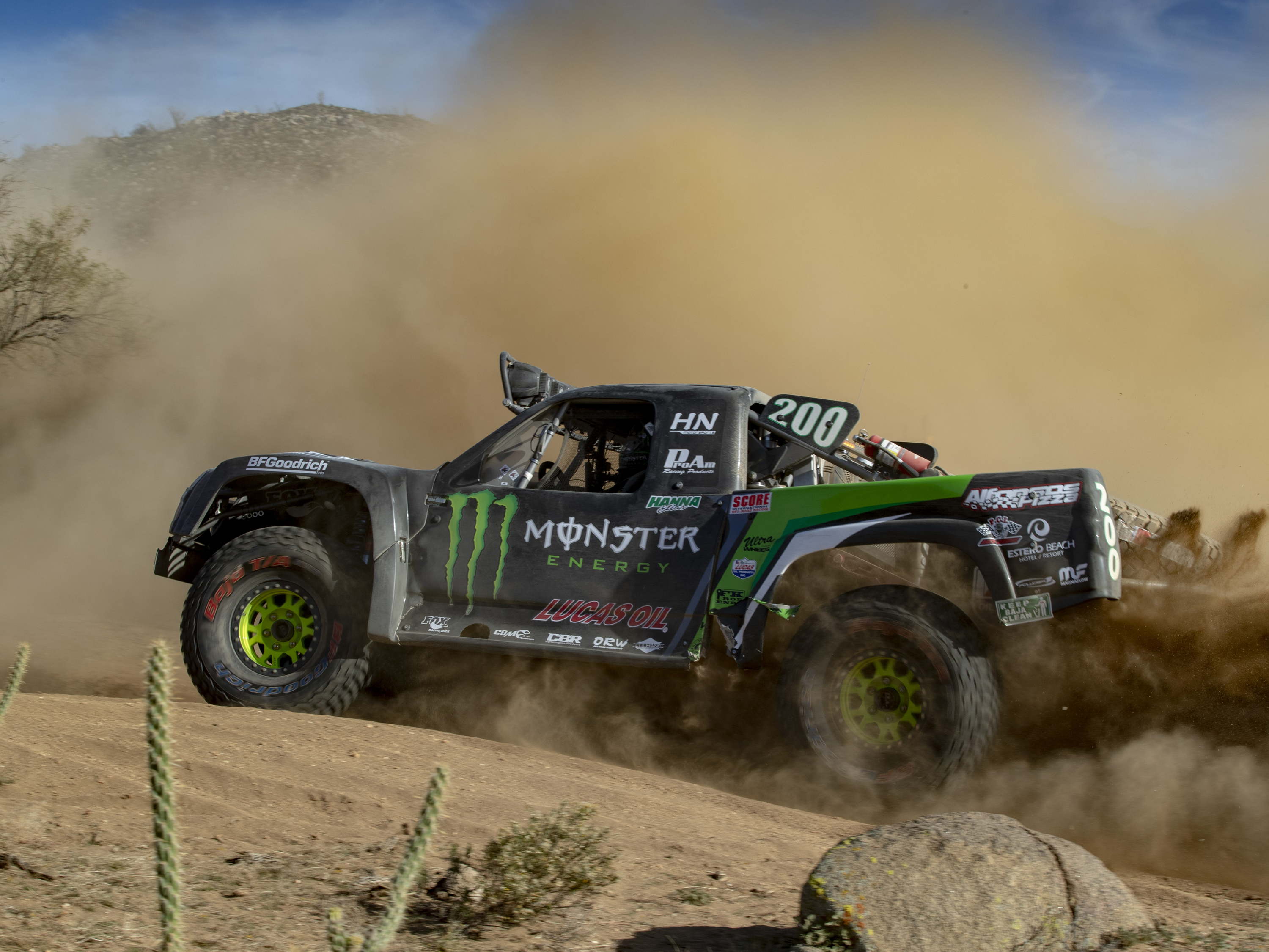 Elías Hanna 2do lugar en la categoría Trophy Truck Spec en la Baja 1000