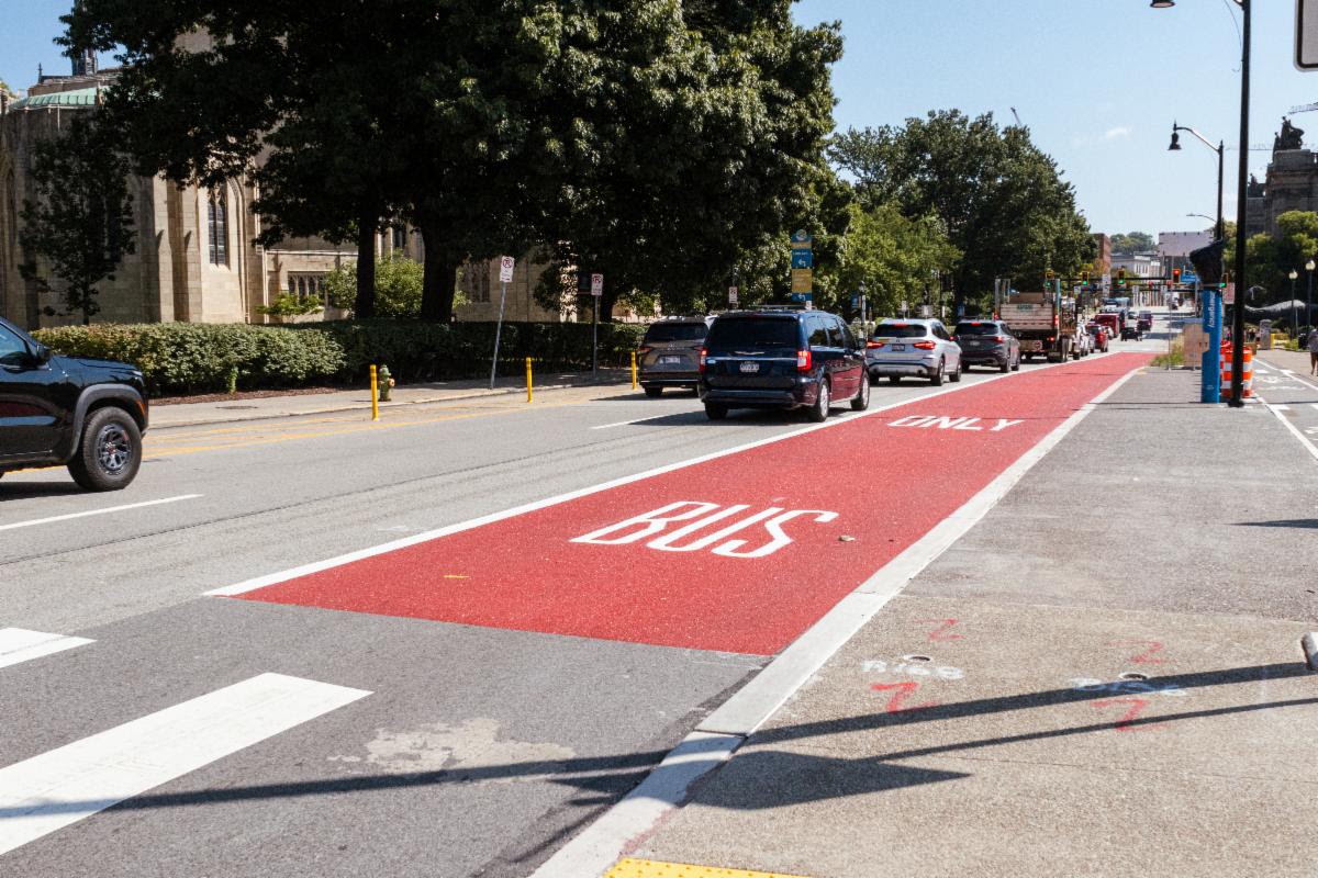 Bus-only lane along Forbes Avenue past Schenley Drive Bus-only lane along Forbes Avenue past Schenley Drive