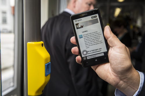 Wifi op De Lijn: surfen op de tram (credit: Stefaan Van Hul)