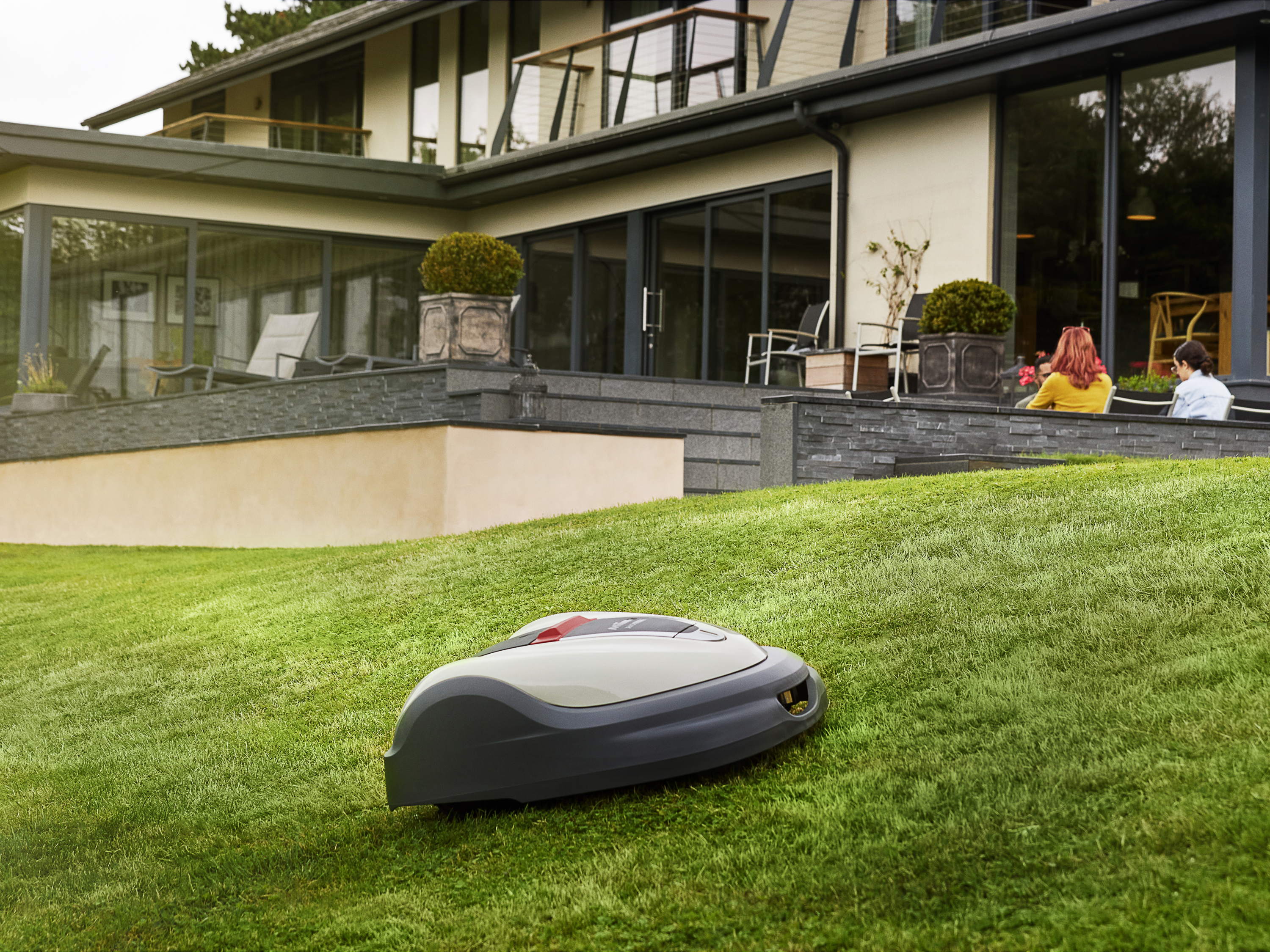 5 conseils avant la trêve hivernale de votre tondeuse-robot