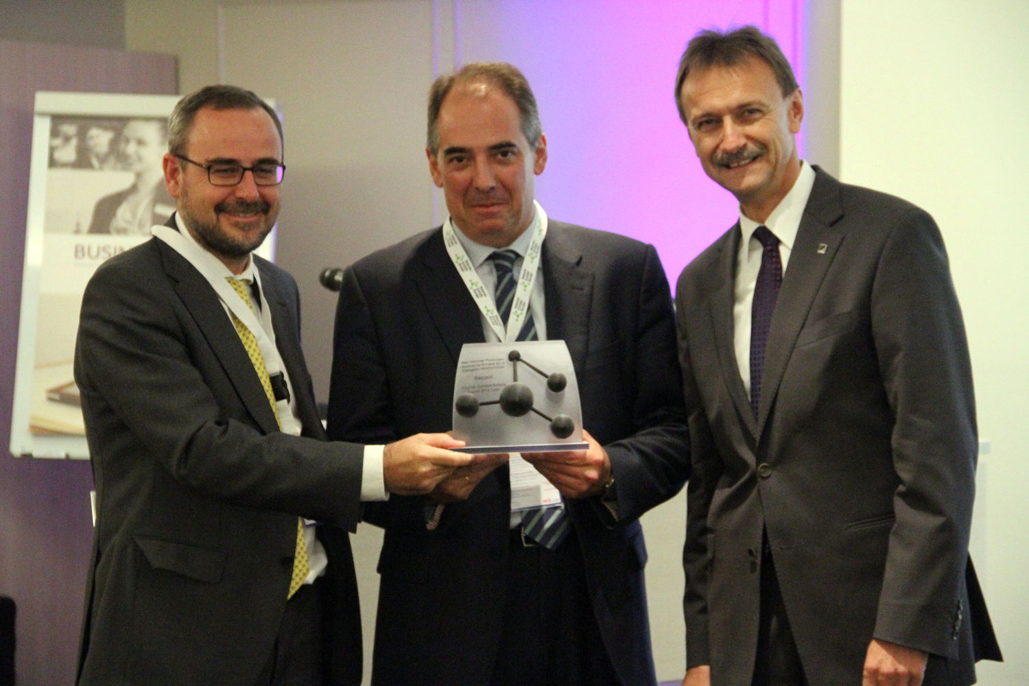 Winner in category Innovation: Repsol represented by Rafael Jiménez & Esteban Gimeno. Award handed by Michael Kundel, EuPC President.