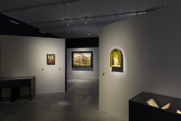 Zaalzicht expo DIERIC BOUTS. Beeldenmaker, 2023, M Leuven, foto: (c) Useful Art Services Zaalzicht expo DIERIC BOUTS. Beeldenmaker, 2023, M Leuven, foto: (c) Useful Art Services