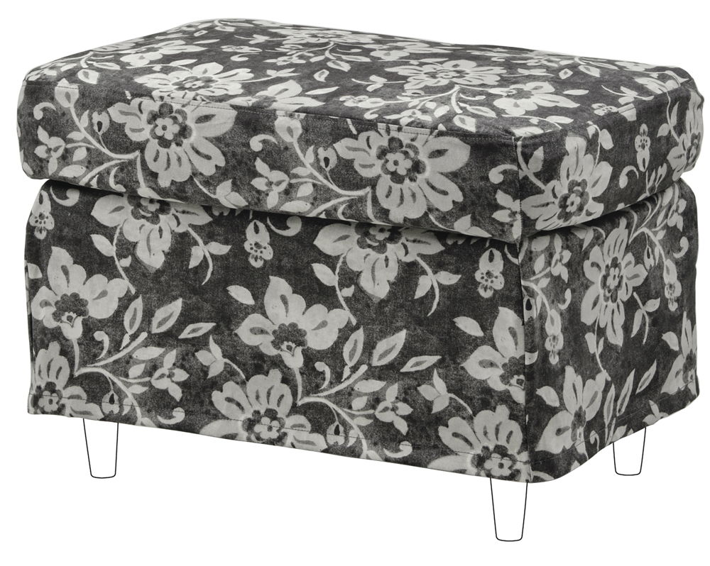 IKEA_April News FY23_STRANDMON slipcover for footstool €19,99_PE887698