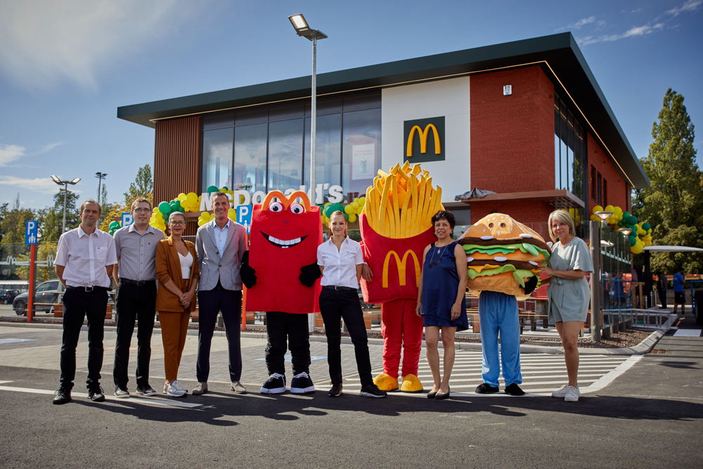 L'équipe au restaurant McDonald's à Ans