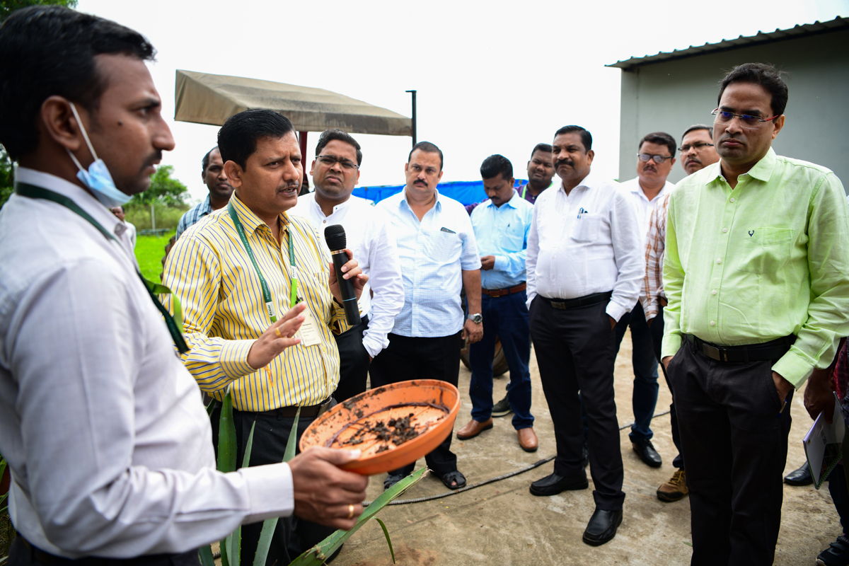 Dr Gajanan Sawargaonkar, Senior Scientist (Agronomy) and the OLM-ICRISAT project coordinator, explains about the aerobic composting unit at the ICRISAT campus.