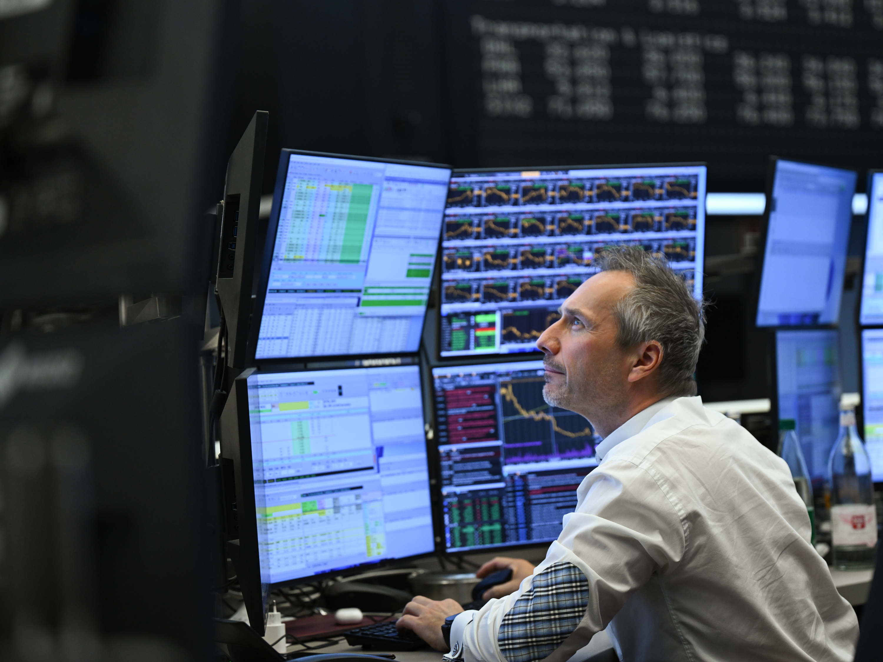 European stock markets rebound due to temporary tariff exemption for electronics
