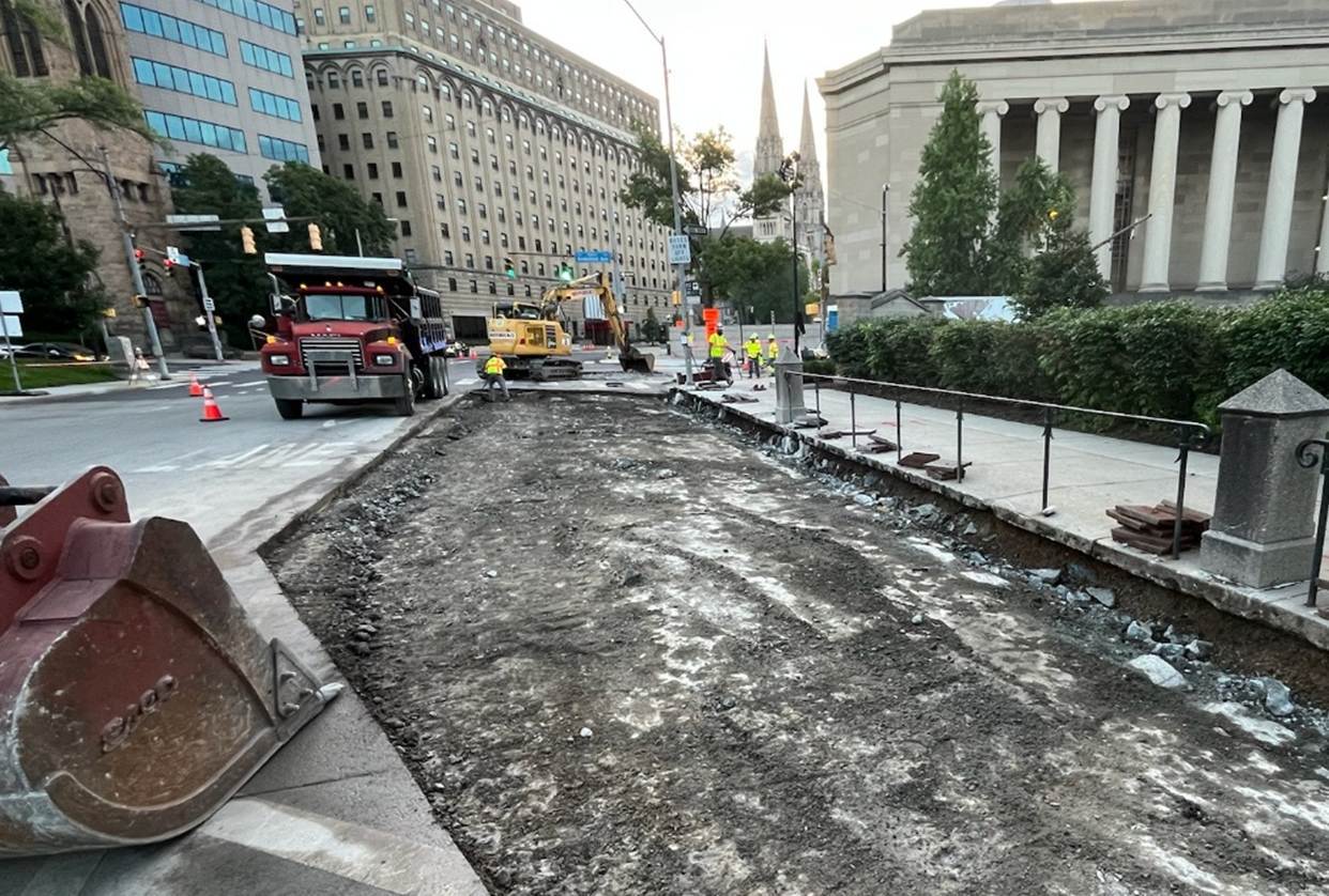 Concrete pedestrian islands were recently removed at Fifth and Bellefield avenues
