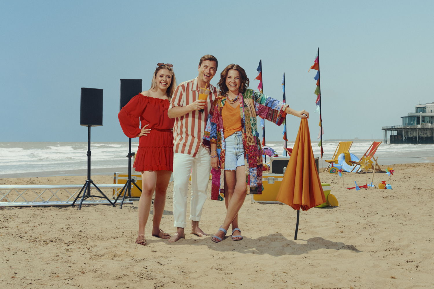 Zita Wauters, Niels Destadsbader en Siska Schoeters – © Damon De Backer en VRT