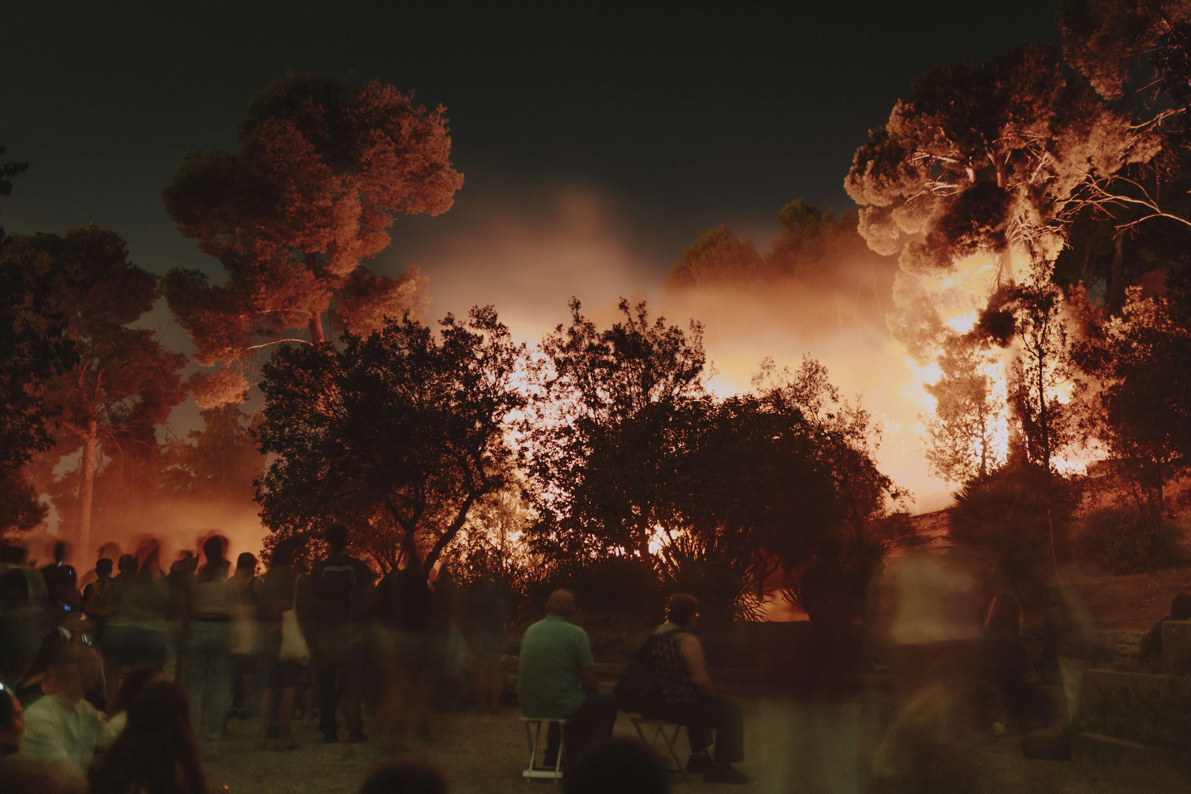 EUROPALIA ESPAÑA zet het klimaat centraal met de openlucht voorstellingen Fires in Gent en Walk The River in Brussel