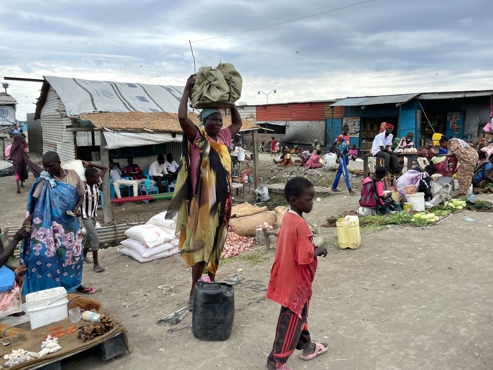 Scene of everyday life inside the Protection of Civilians Site (PoC), in Malakal. Photographer: Kristen Poels | Location: Malakal, Upper Nile State | Date: 23/05/2024