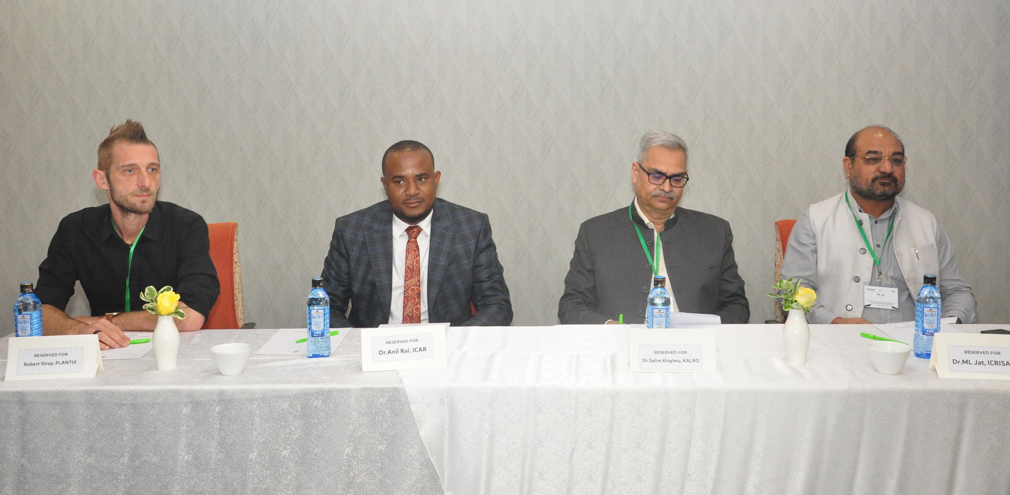 A high-level panel representing government, the private sector, and research institutions.