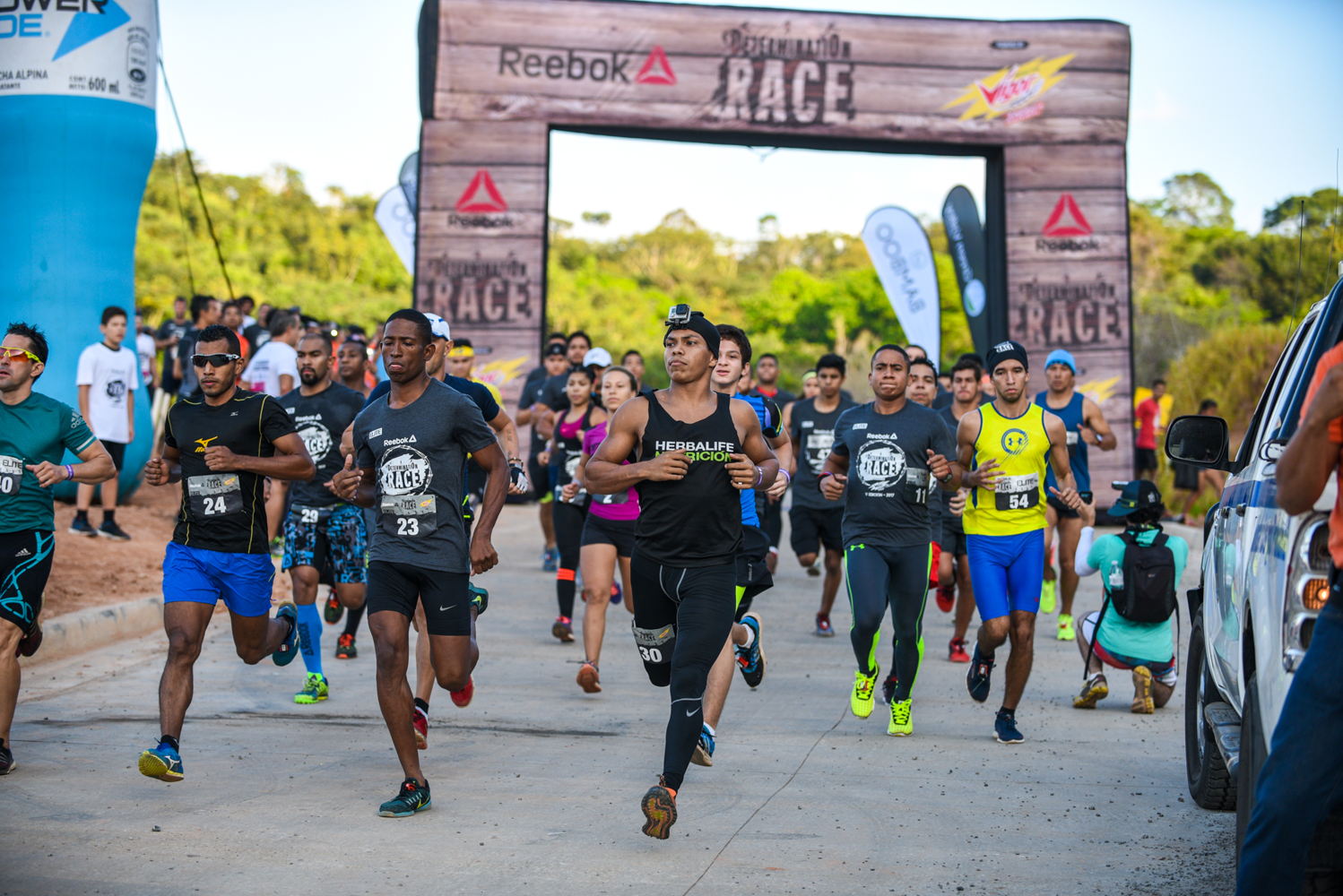 Más de 1,000 corredores se enfrentaron por 5ta vez a la DRace