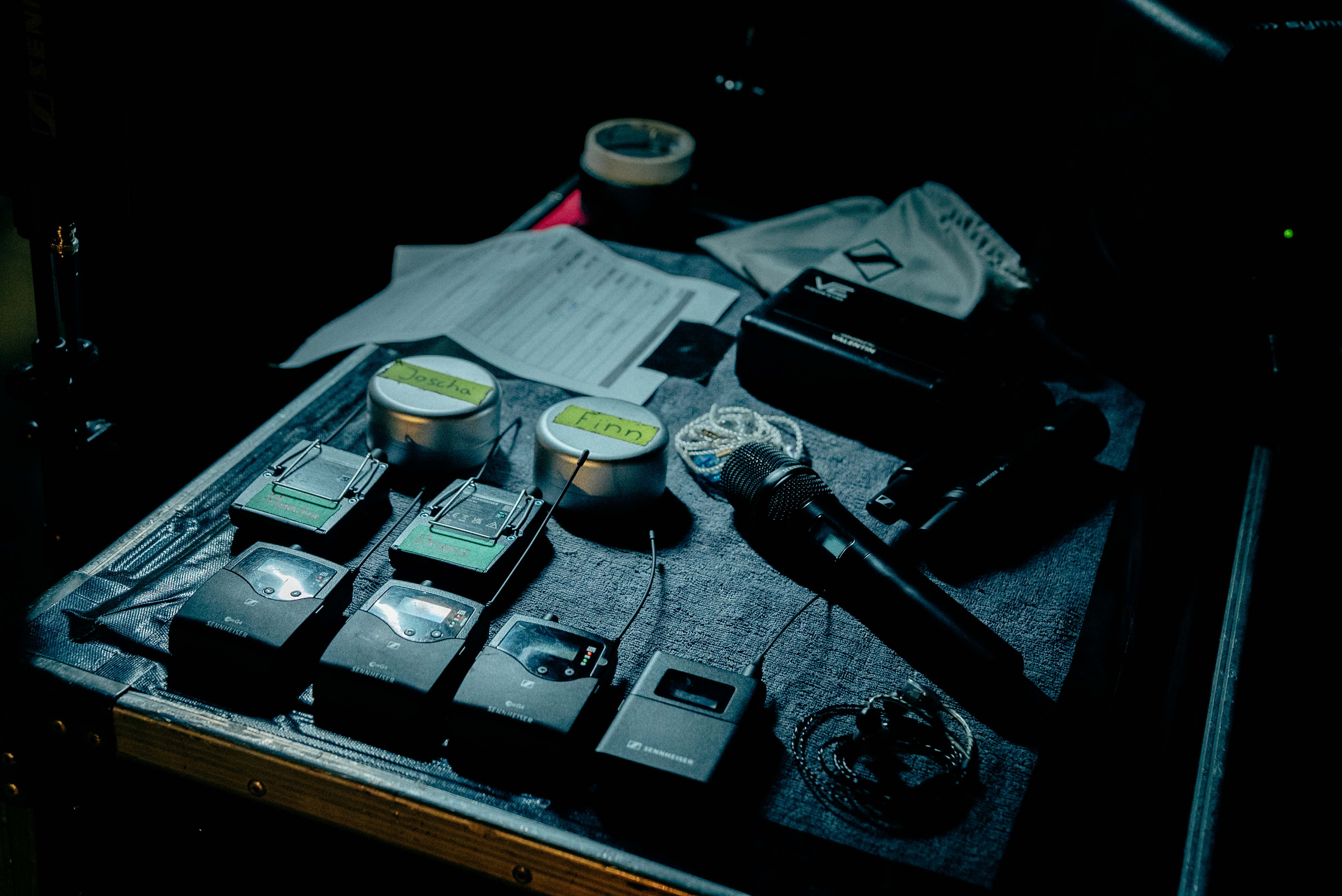 G4 meets “G5”: the evolution wireless G4 IEM bodypacks and the two EW-DX handheld transmitters G4 meets “G5”: the evolution wireless G4 IEM bodypacks and the two EW-DX handheld transmitters