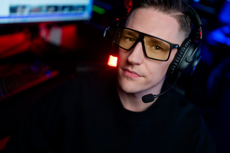 OAKLEY 2023 GAMING COLLECTION - CAMPAIGN IMAGE (7)
