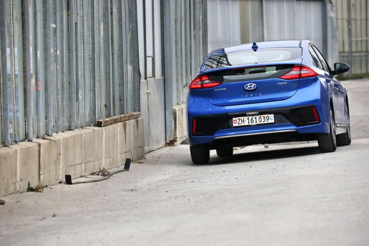 Hyundai IONIQ Hybrid