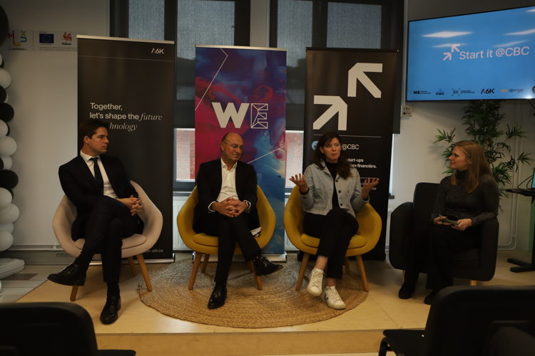 Thomas Dermine, Jean-Pierre Di Bartolomeo (Wallonie Entreprendre), Sylvie Michel (Loopipak) et Sophie Verhulst (Start it @CBC).