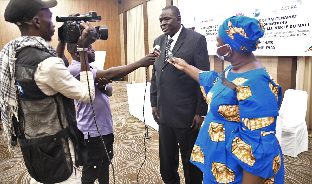 Dr Ramadjita Tabo, Regional Director-West and Central Africa, ICRISAT speaks to the media present at the event.