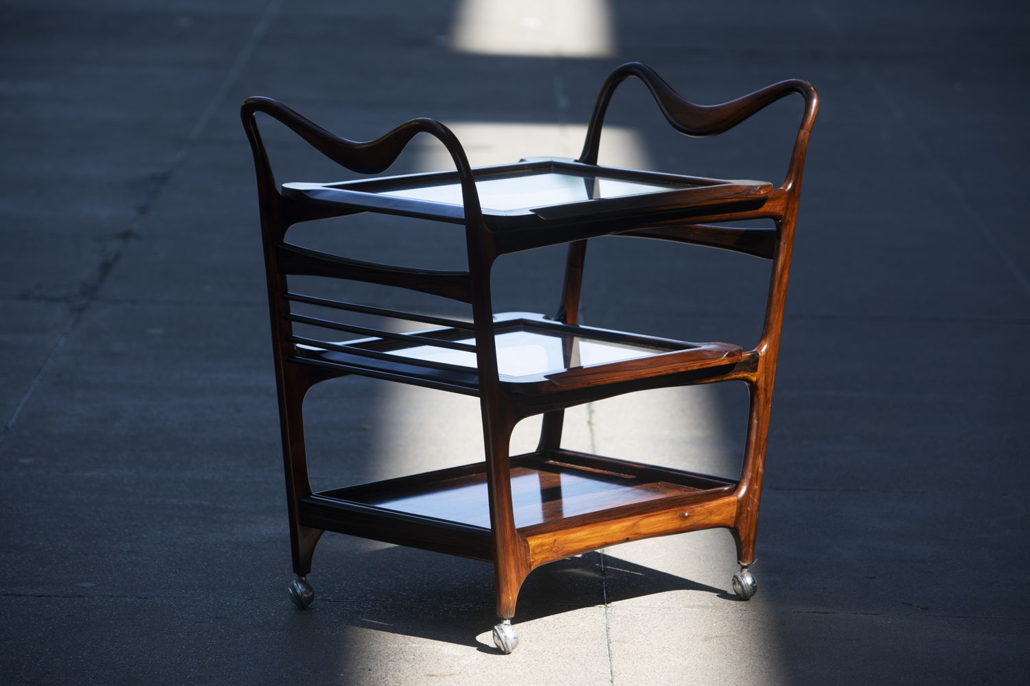 Three-tier Tea Trolley, 1950s by Teperman Manufacture at Mercado Moderno. Image courtesy of Mercado Moderno