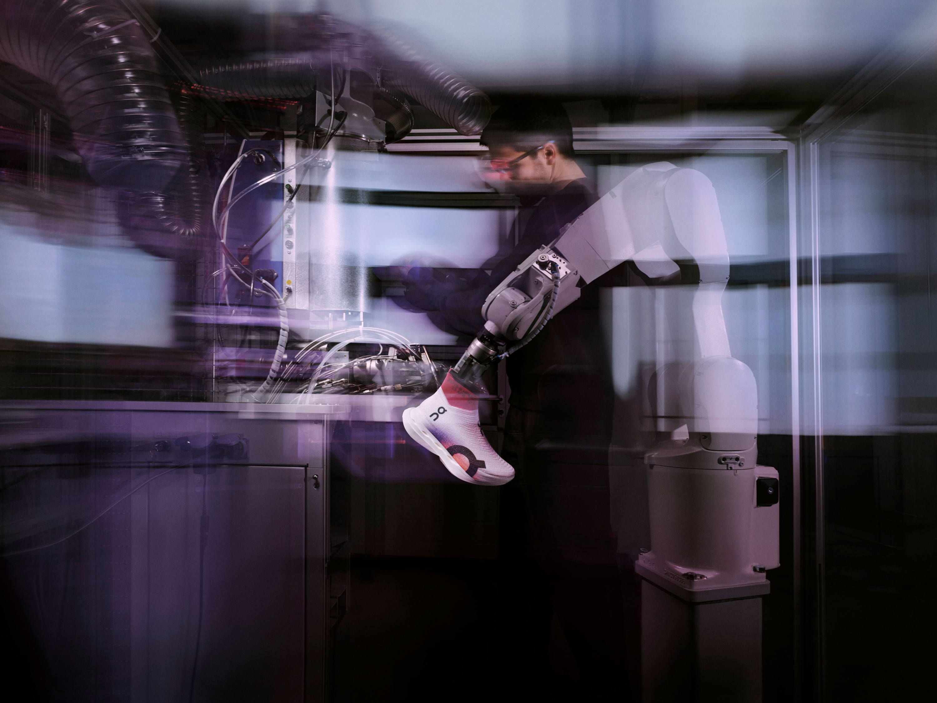 Swiss Sportswear Brand On Unveils LightSpray™: a new High Performance Upper technology crafted by a Revolutionary single step Manufacturing Process