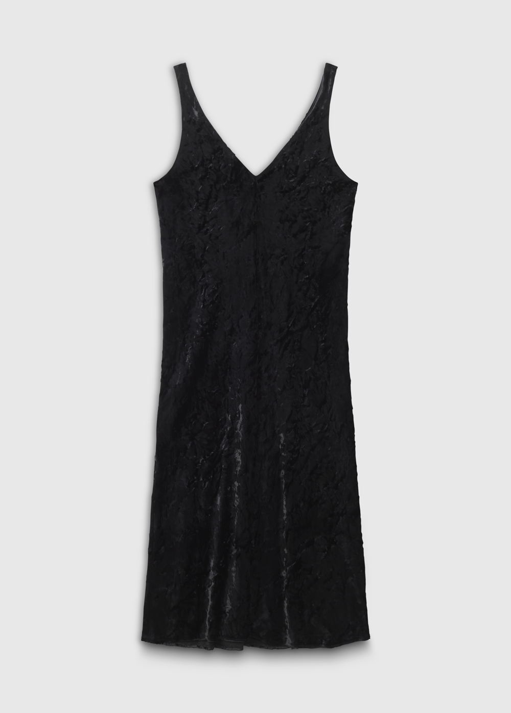 look 2. VINCE_PRESPRING24_V010651667, LUXE TEXTURED SLIP DRESS, BLACK_570euro