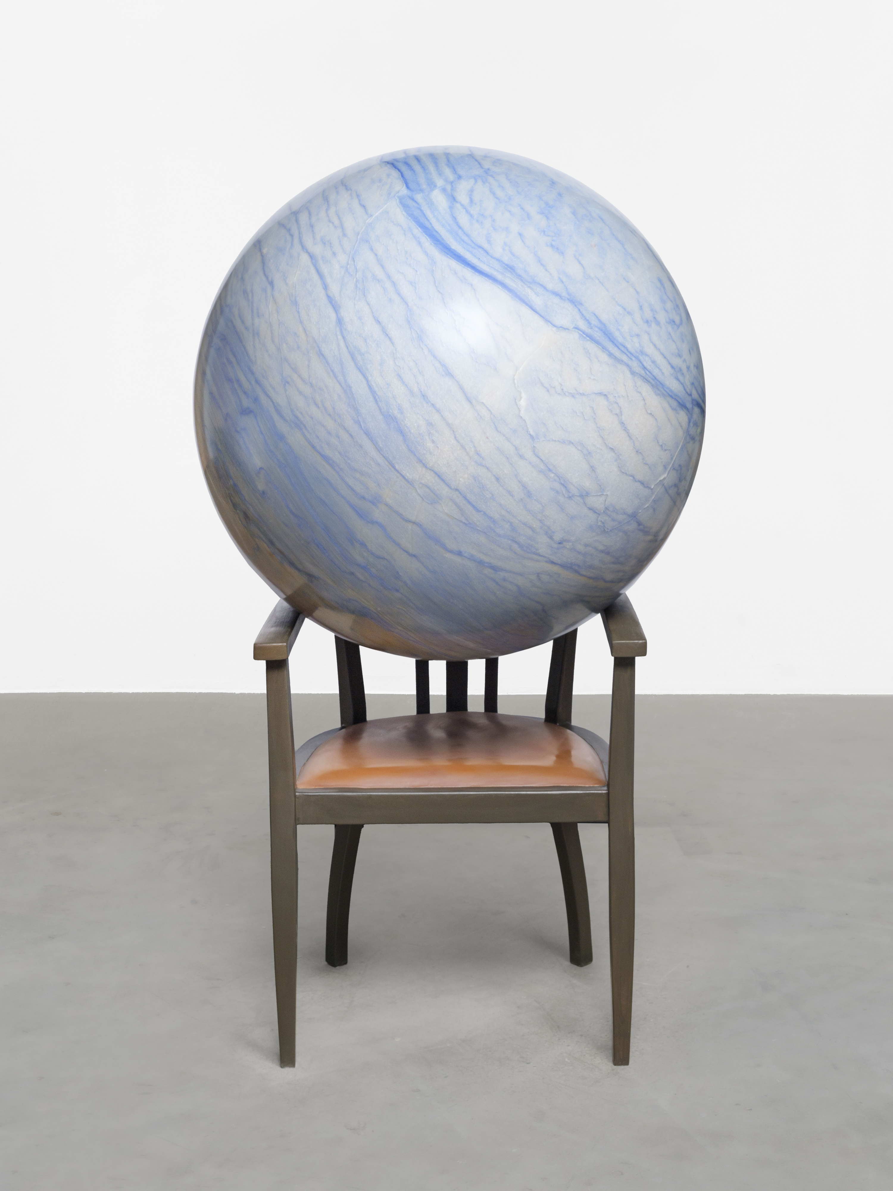 Alicja Kwade, « Dusty Die » à M Leuven