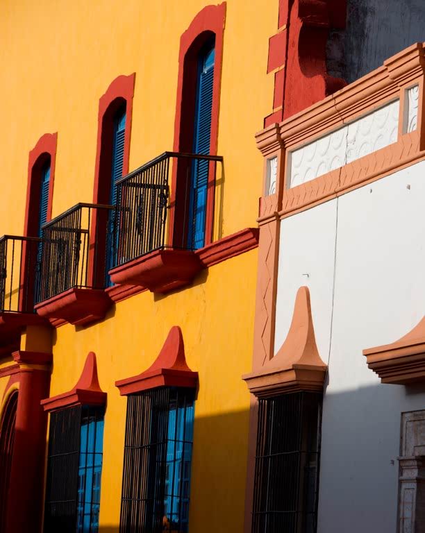 Founded in 1540, Campeche City was the first Spanish settlement of the Yucatan Peninsula and served as one of the most important ports in America, exporting forest products. AKG1637437 © akg-images / Manuel Cohen