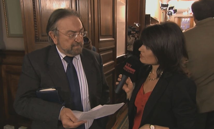 Archiefbeeld Herman De Croo leest bried Ghislain Londers voor in Villa Politica - (c) VRT
