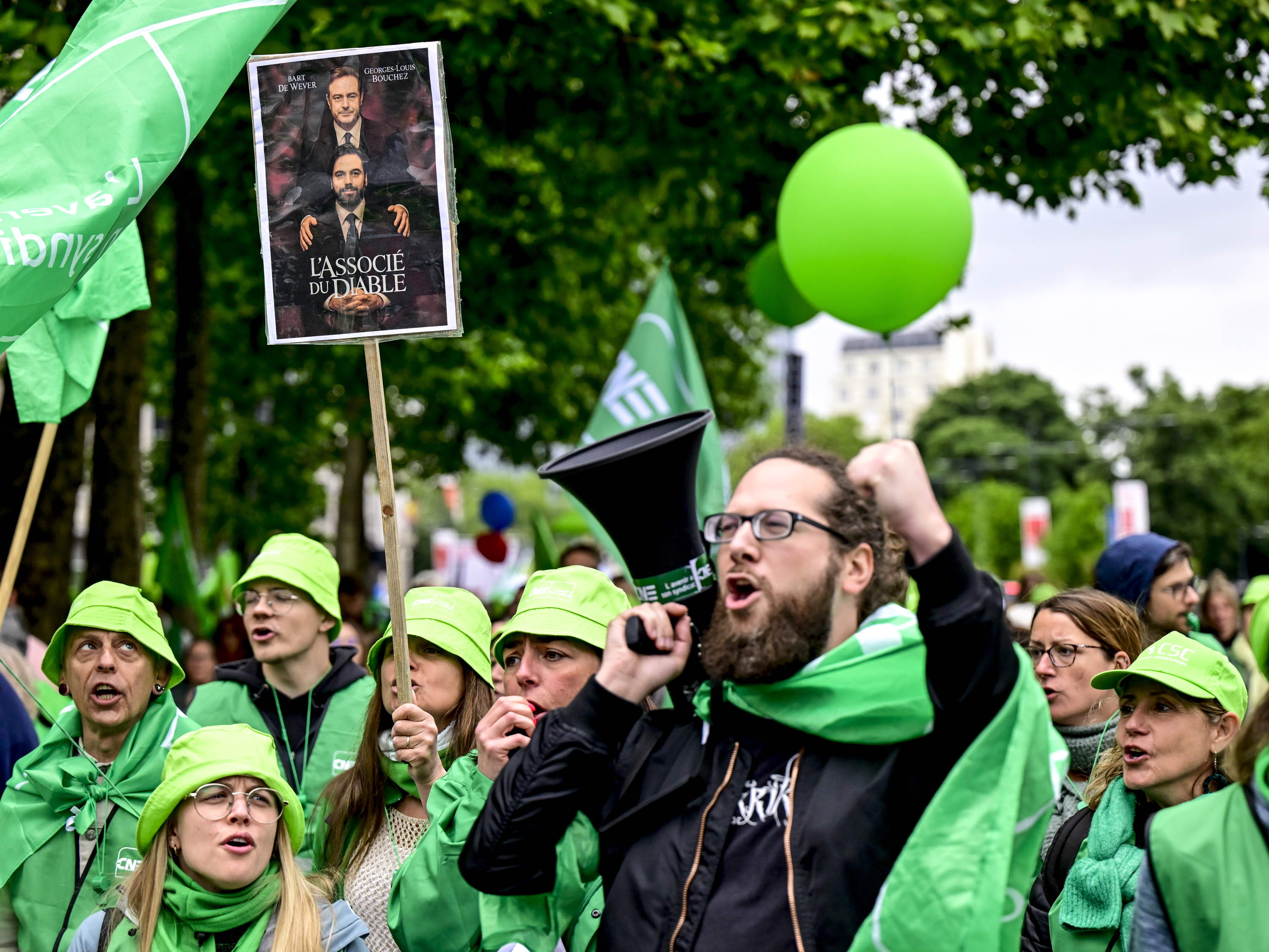 Trade union to challenge unemployment benefit reform in court