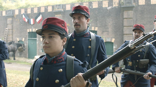 Kleine handen in een grote oorlog - Aflevering 1 - De aanval - drama - (c) VRT - Looks 