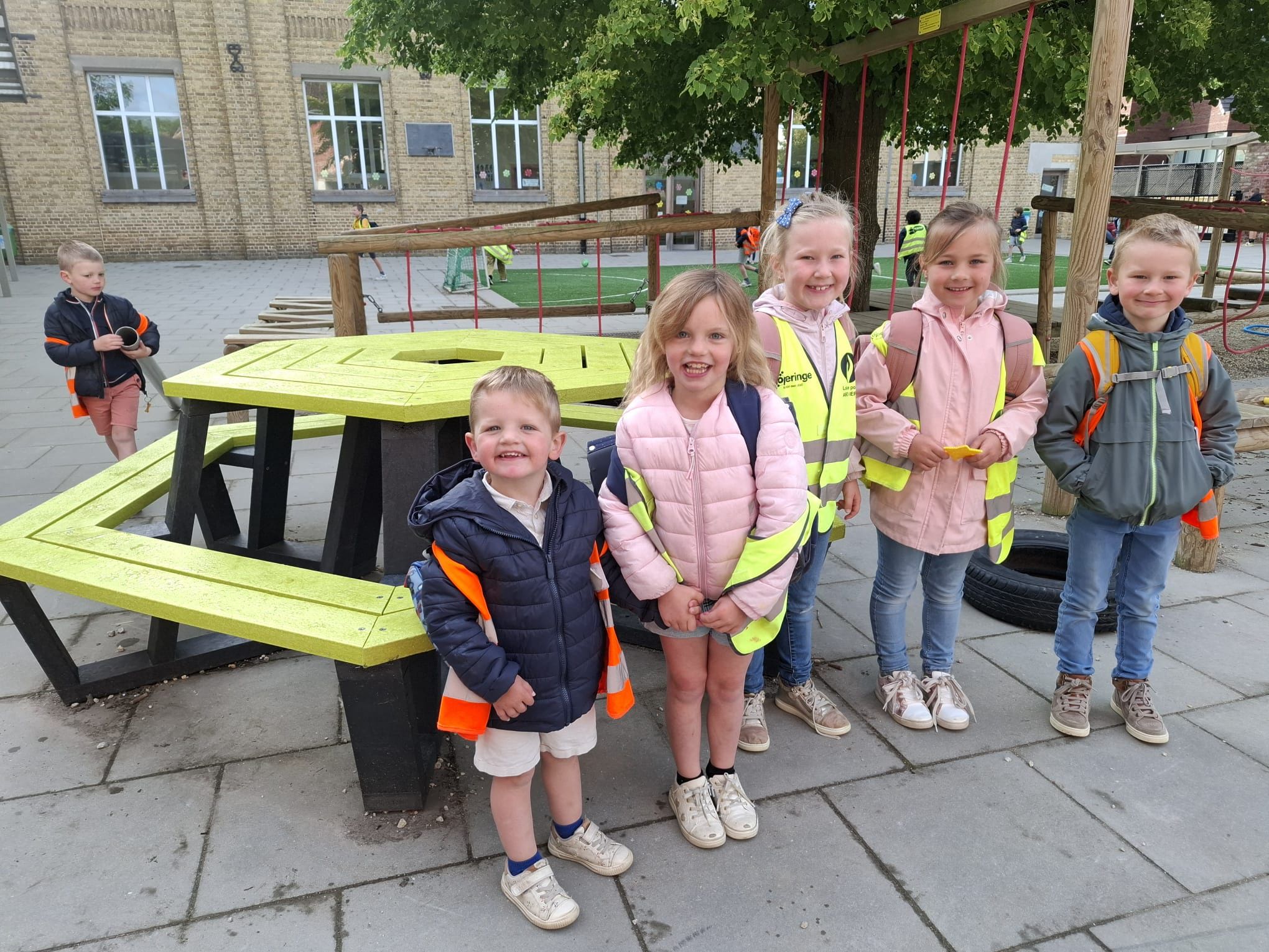 Dankzij de enthousiaste inzet van alle leerlingen en leerkrachten slaagde Basisschool De Waaier erin om hun inzameldoel als een van de snelsten te halen.