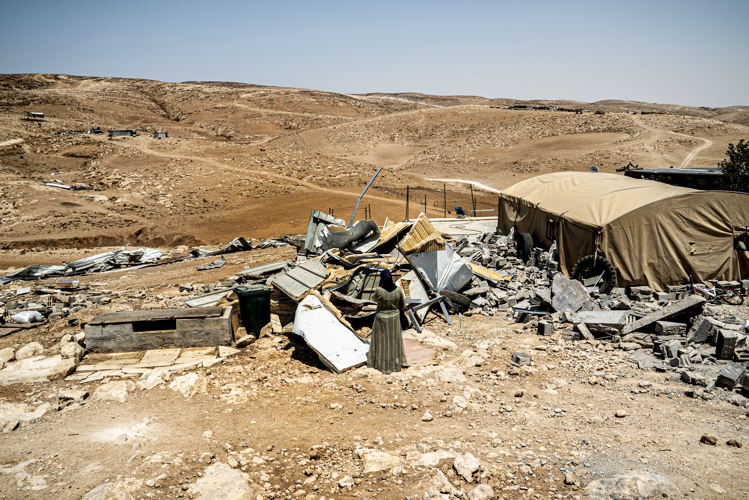 Masafer Yatta is a desert region of the southern West Bank that is home to 1,144 Palestinians living across 12 villages. Their lives changed drastically in the 1980s when the land on which their homes are built was declared to be a ‘closed military zone’ by the Israeli authorities. On 4 May 2022, the Israeli Supreme Court declared that there were no ‘legal barriers’ to the evictions. As a result of the decision, 211 Palestinian households (1144 people) are at immediate risk of forced evictions, arbitrary displacement, and forcible transfer. Copyright : Juan Carlos Tomasi/MSF