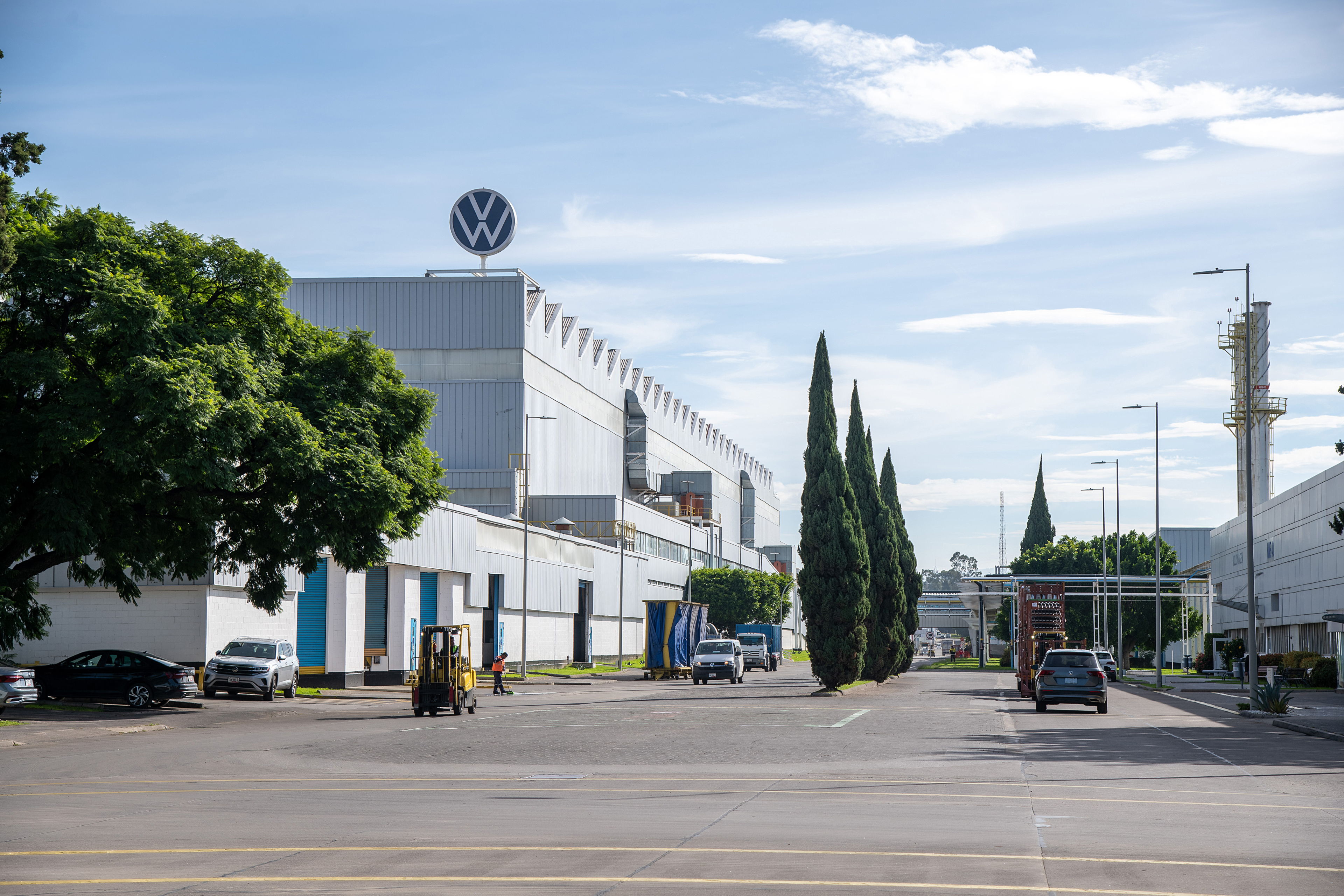 Grupo Volkswagen presenta resultados sólidos en 2023: los programas de rendimiento y el récord de lanzamientos de nuevos productos estabilizan su desarrollo hacia el futuro