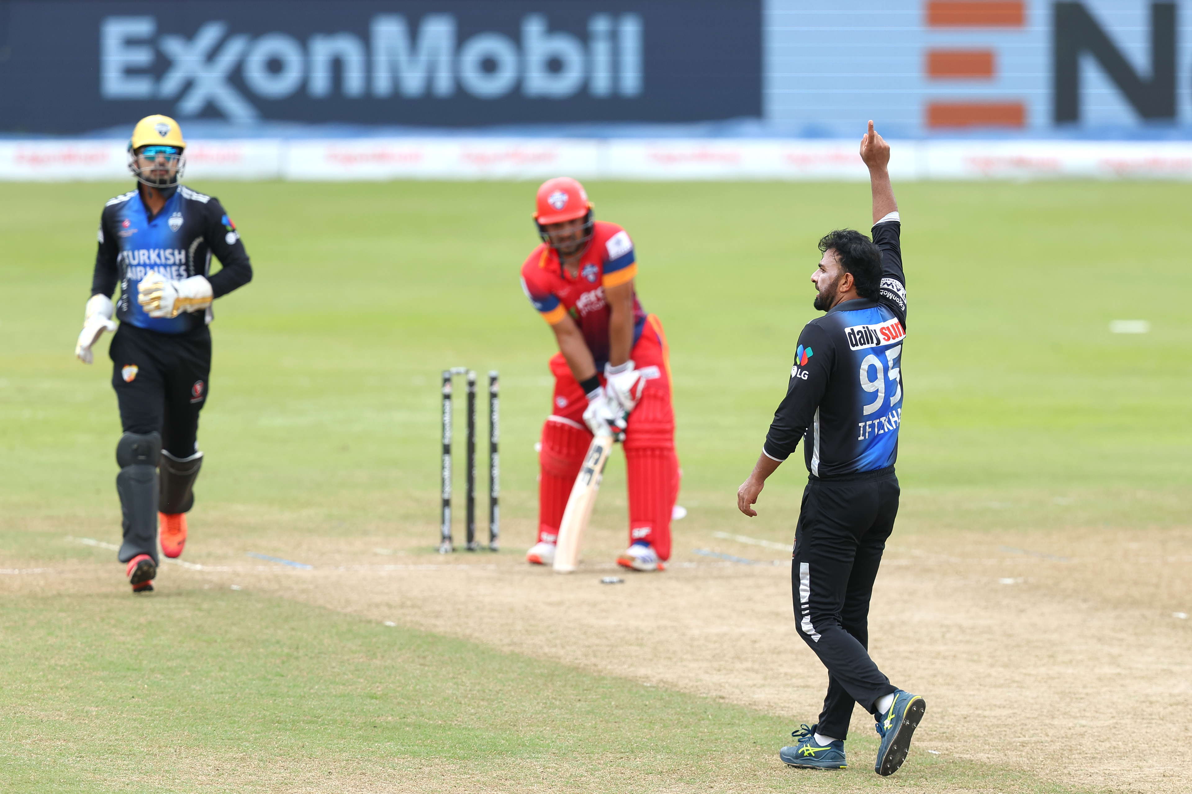 RED-HOT RIDERS BLOW AWAY CAPITALS TO SEAL FINAL BERTH
