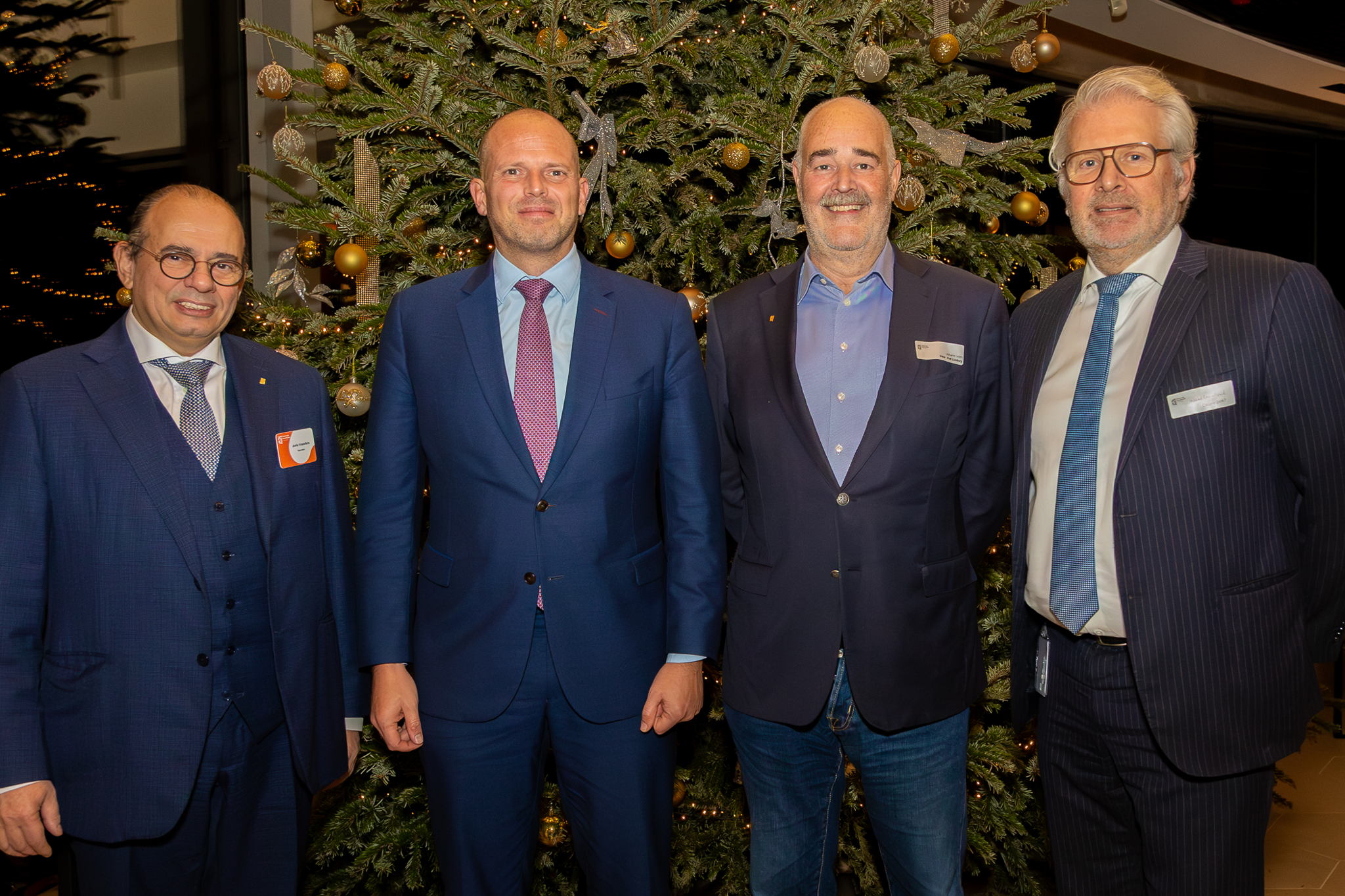 Joris Vrancken (Voorzitter Voka - KvK Limburg), Theo Francken (minister van Defensie), Johann Leten (Gedelegeerd bestuurder Voka - KvK Limburg) & Ward Decaluwe (CEO DronePort)