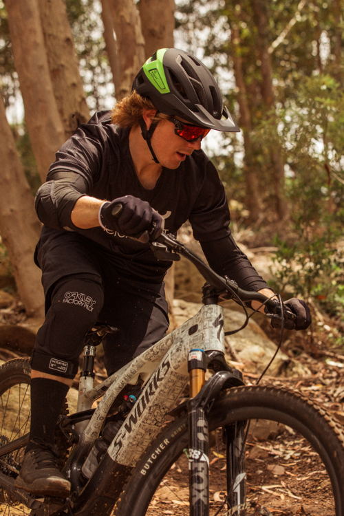 OAKLEY DRT3 HELMET - CAMPAIGN IMAGE (4)