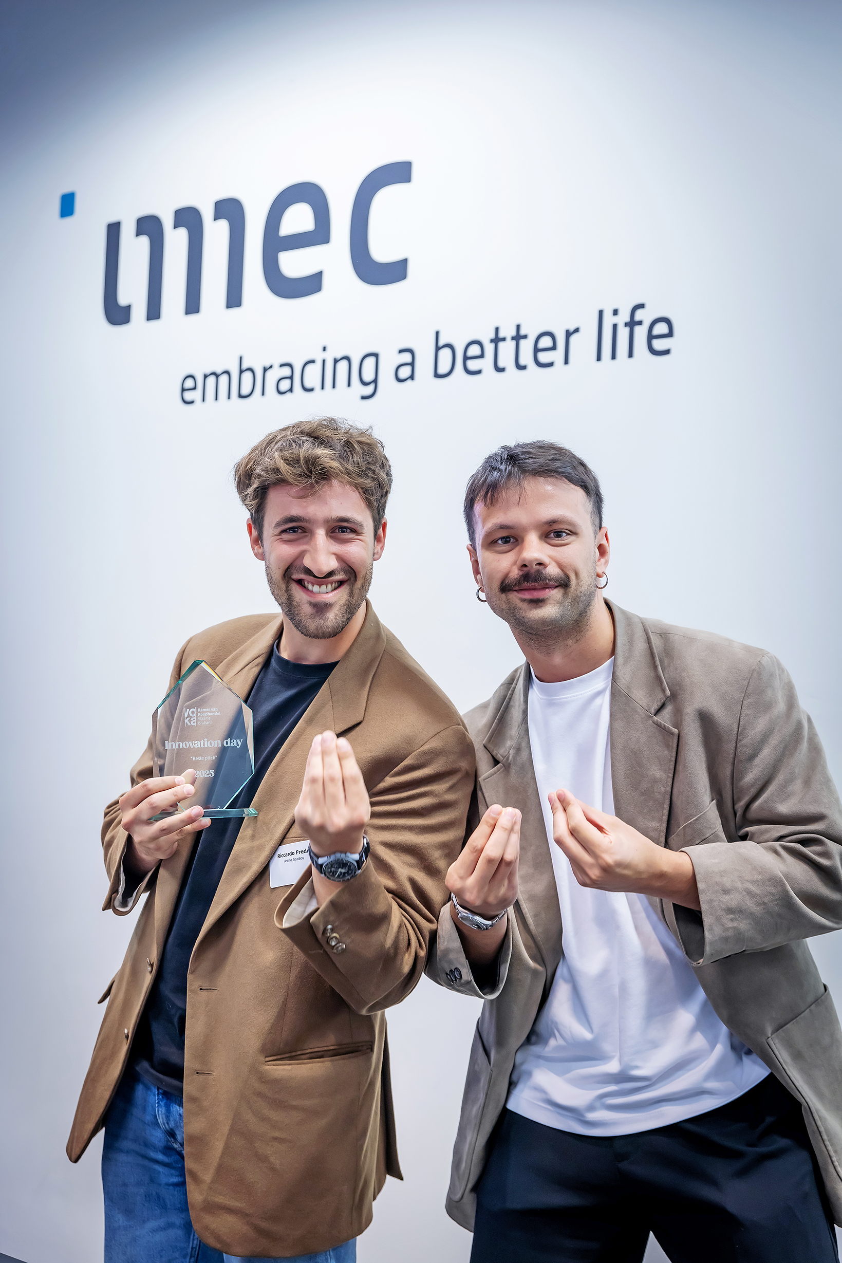 Riccardo Fredro en Florin Smolevschi wonnen de prijs van beste pitch voor Anima Studios Riccardo Fredro en Florin Smolevschi wonnen de prijs van beste pitch voor Anima Studios