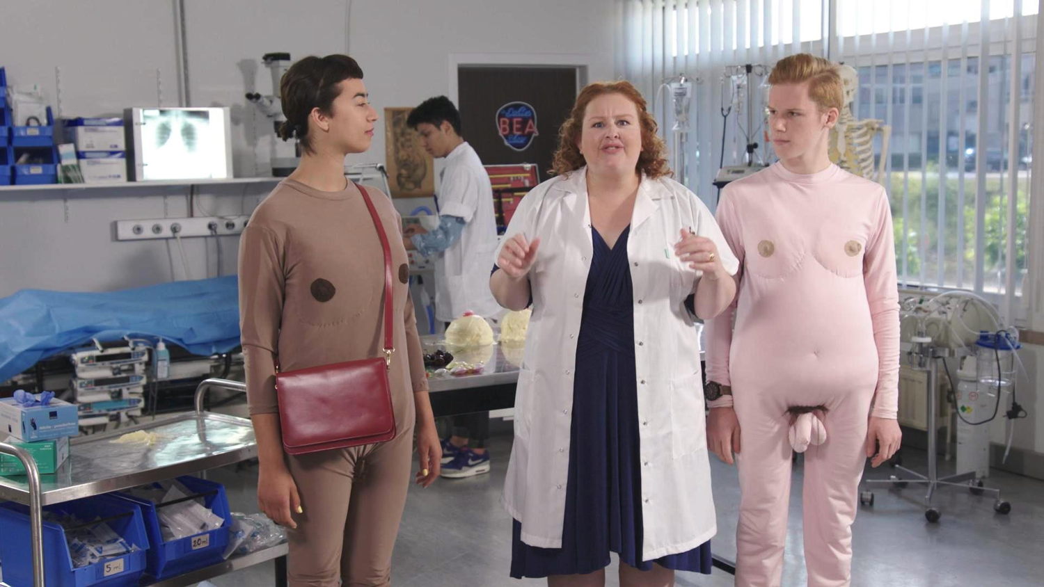 Dokter Bea (Eva Van der Gucht) (afl 9 ) - (c) De Mensen