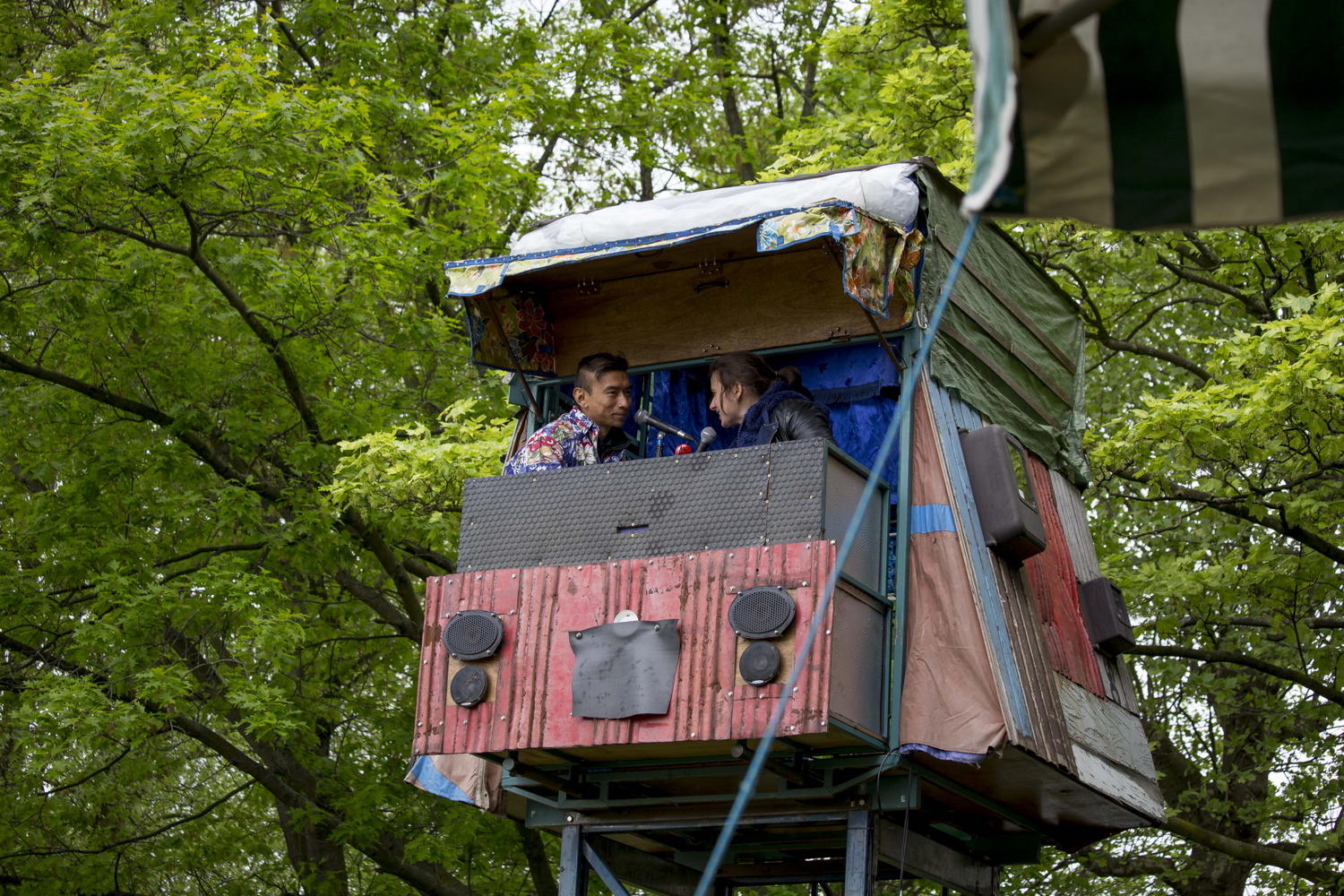 Maud in haar paalwoning. (c) Rooftoptiger