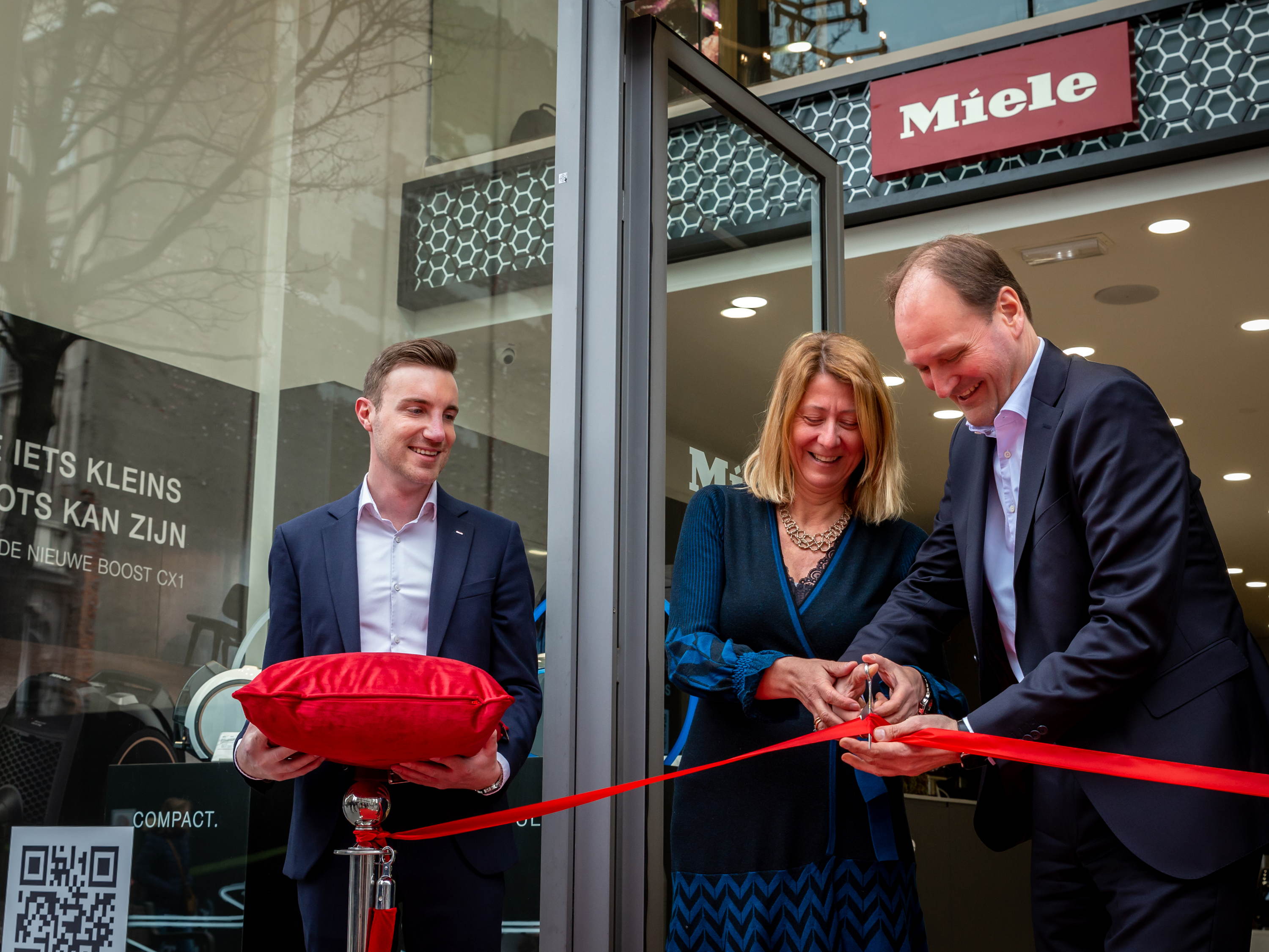 Dr Markus Miele opent eerste Miele winkel in Vlaanderen (in Antwerpen)
