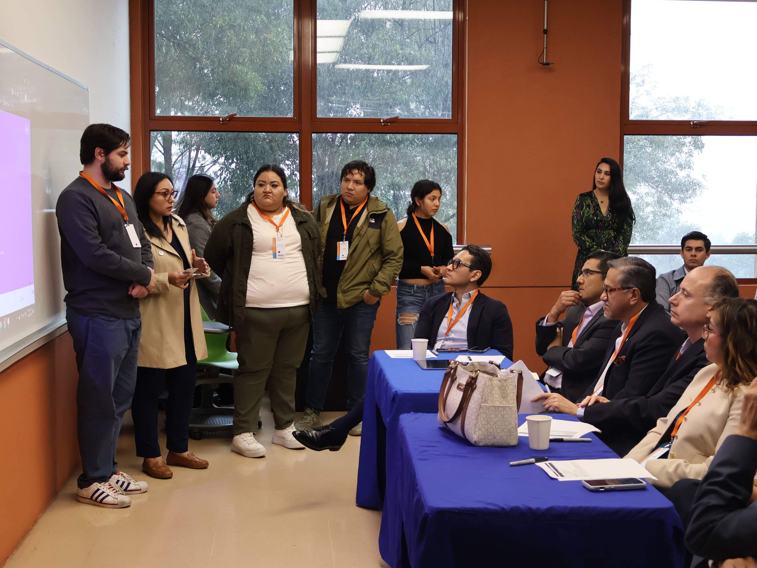 Quálitas impulsa el talento joven en el Hackathón de la AMIS 