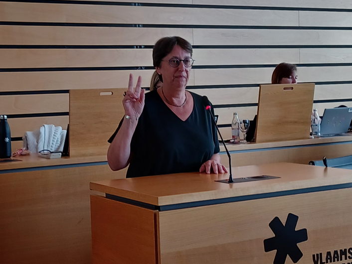 Rina Robben legt eed af in provincieraad