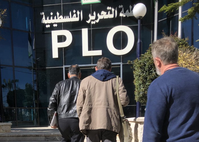 Rudi Vranckx aan het kantoor van de PLO in Ramallah