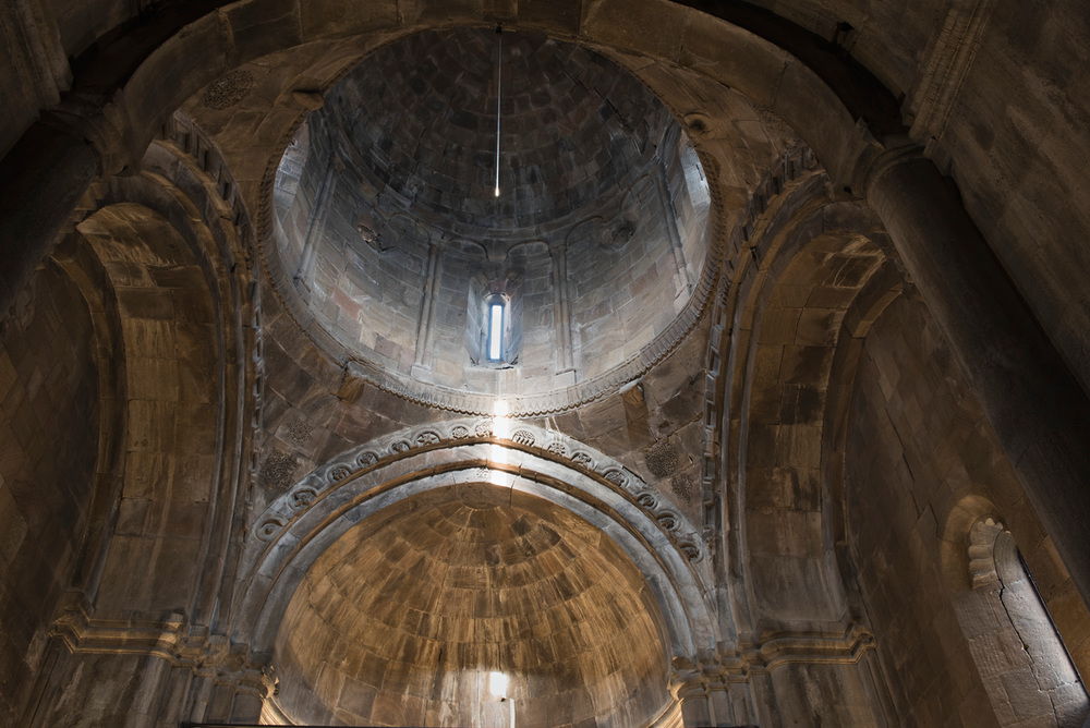 Vue intérieure de l'Église Saint-Jean-Baptiste au Monastère de Gandzasar (c) Yvan Travert / akg-images